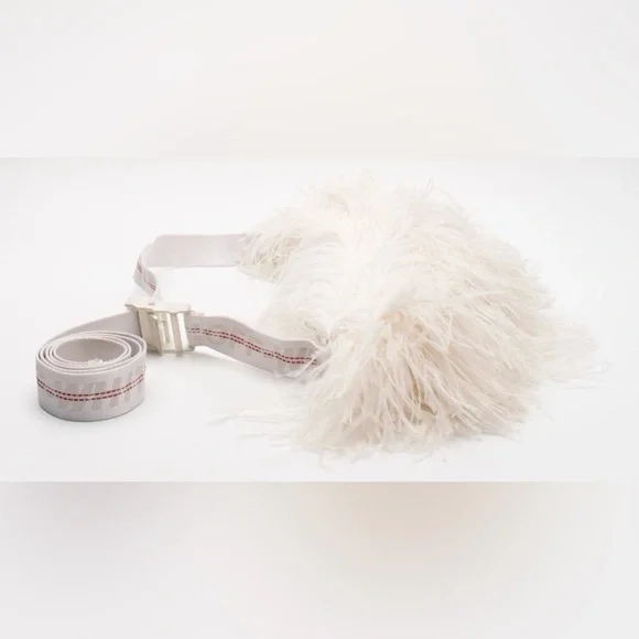 ✨✨✨HOST PICK✨✨✨ OFF-WHITE Leather & Ostrich Feathers Bum Bag Large Pre-Owned - Picture 4 of 12